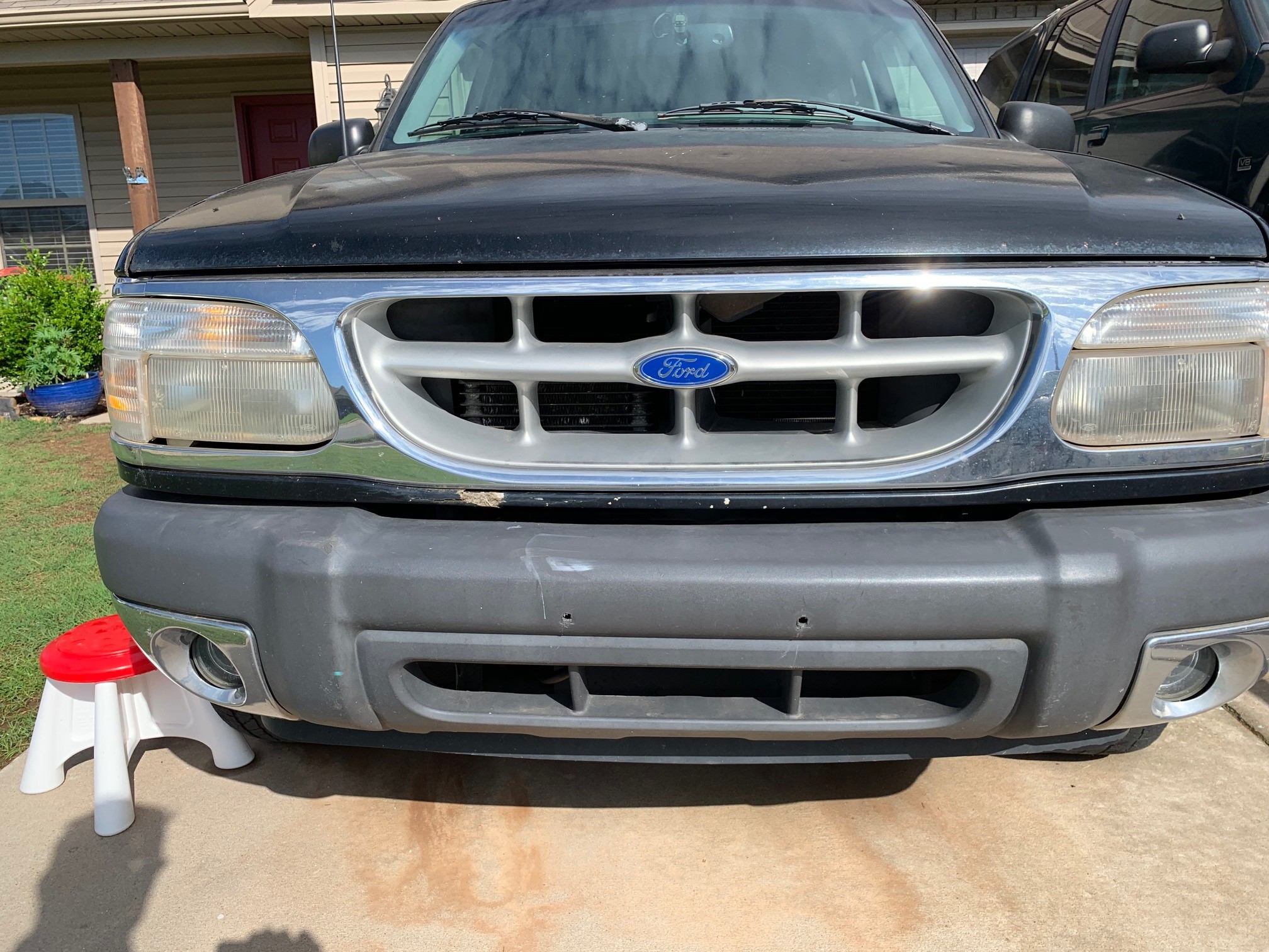 Ford Explorer Grill 1