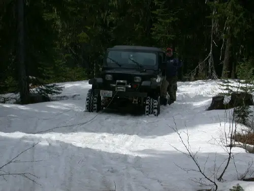 Jeep rigging the winch cable