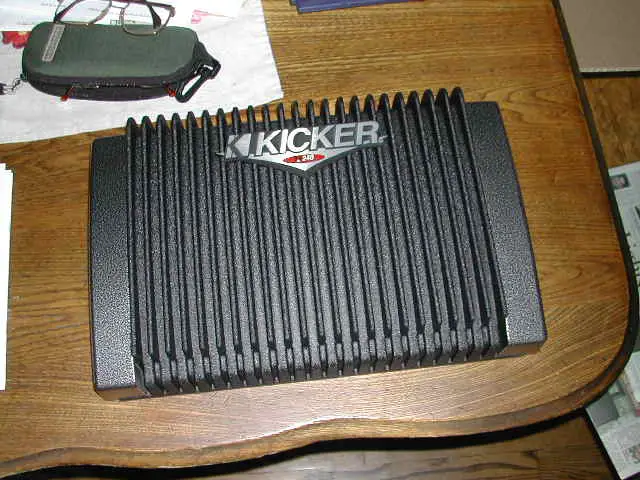 Kicker_ZR240