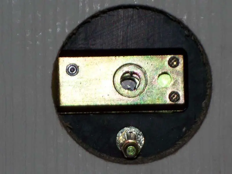 The latch has two slots.