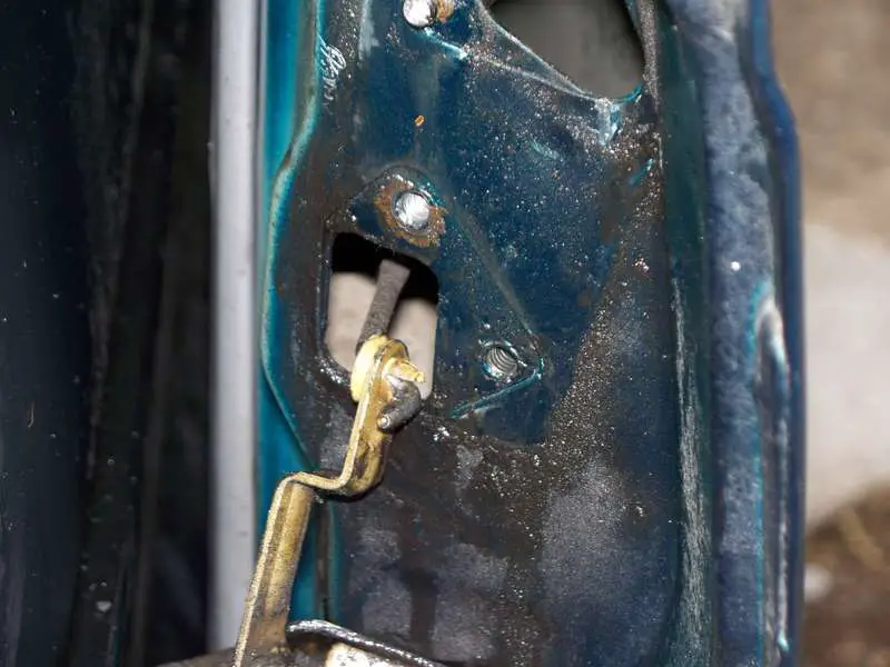 The lower linkage on the latch.