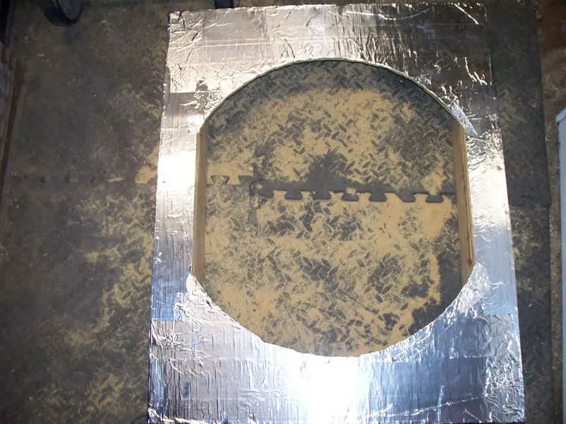 The top is covered with aluminum foil tape.