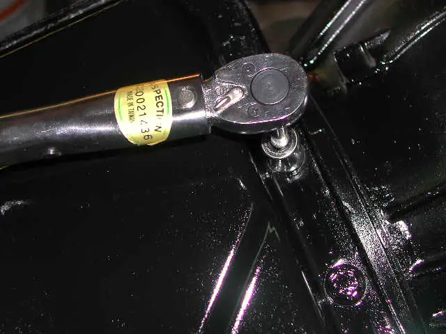 torqueing pan bolts